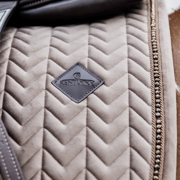 Kentucky Velvet Pearls Jump Saddle Pad Beige 3 Kentucky Velvet Pearls Jump Saddle Pad Beige - Image 3