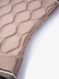 PS Of Sweden Signature Jump Saddle Pad Dusty Mauve 9 PS Of Sweden Signature Jump Saddle Pad Dusty Mauve -Equestrian Club Signature Dusty mauve quote 0593 1500x2000 1