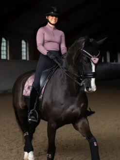 Equestrian Stockholm Vision Base Layer Anemone -Equestrian Club anemone ear bonnet huva fliegenhaube oornetje on1 1