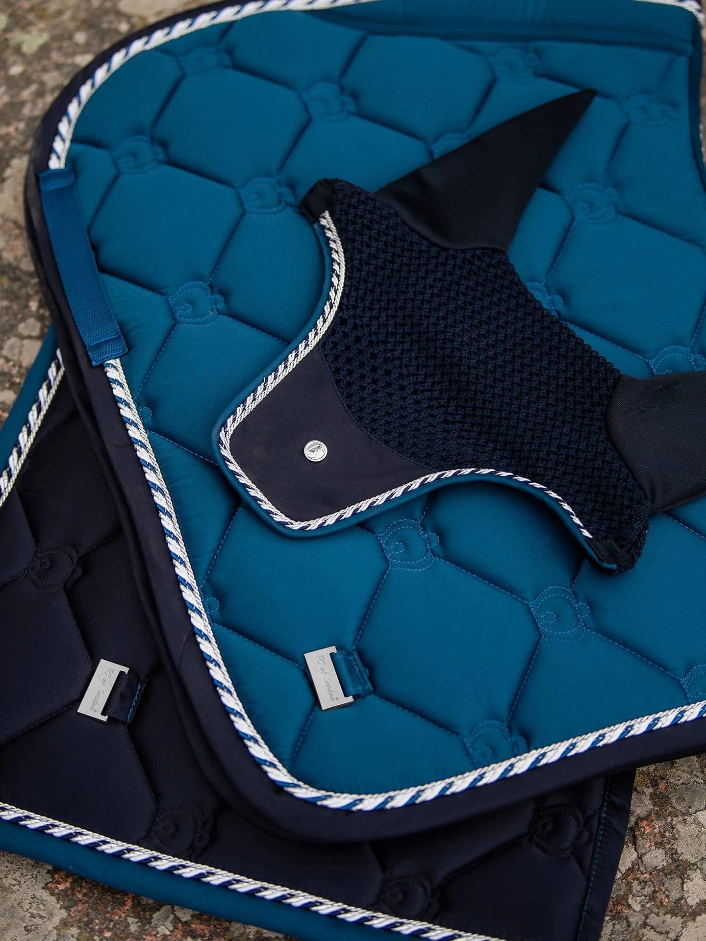 PS Of Sweden Monogram Jump Saddle Pad Marine 2 PS Of Sweden Monogram Jump Saddle Pad Marine - Image 2